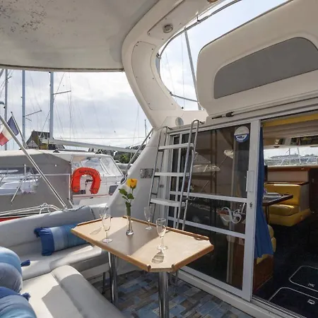 Botel Nuit Insolite Sur Un Bateau Le Havre